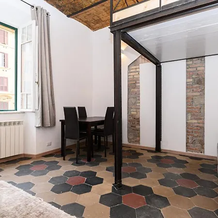 Daire Caracciolo House *