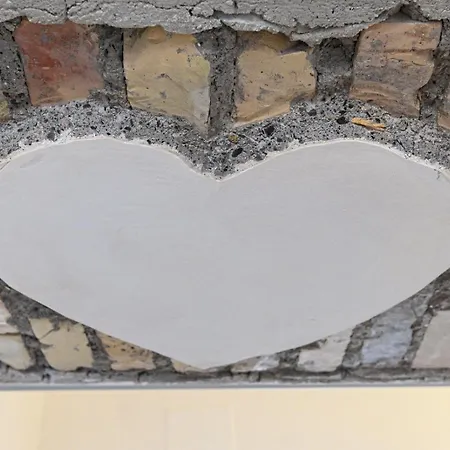 Daire Caracciolo House *